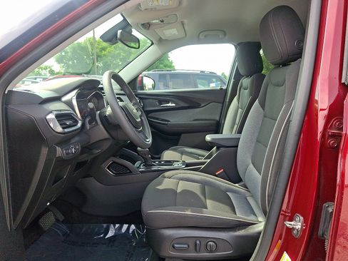 Used 2023 Chevrolet TrailBlazer LT w/ Convenience Package FWD image 13