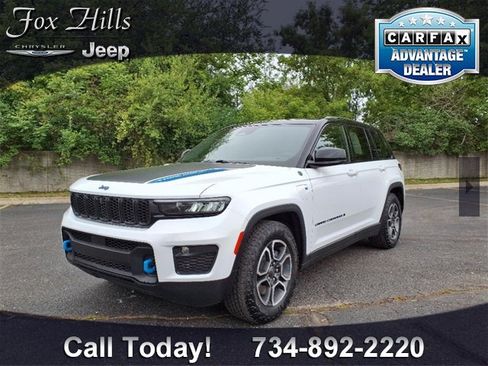 Used 2022 Jeep Grand Cherokee Trailhawk image 3