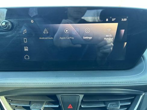 Used 2025 Buick Encore GX Sport Touring w/ Comfort Package AWD/4WD image 17