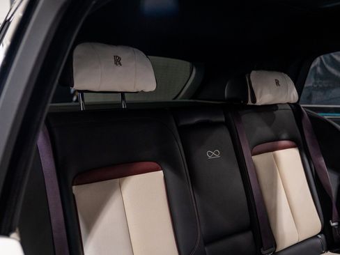 Used 2022 Rolls-Royce Cullinan Black Badge w/ Dark Exterior Package image 38