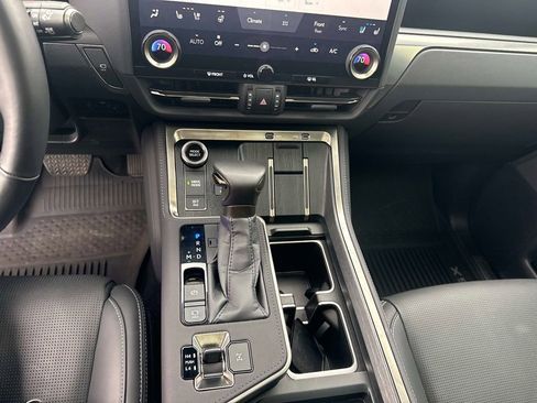 Used 2025 Lexus GX 550 AWD/4WD image 22