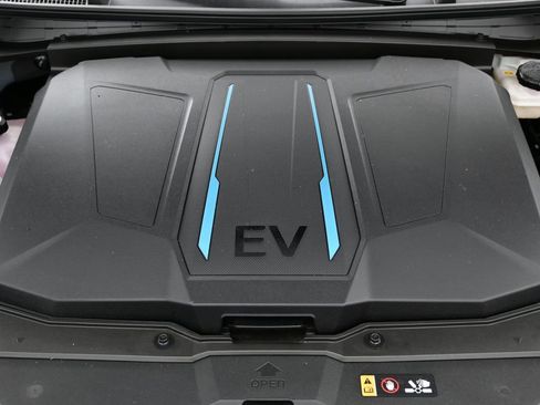Used 2022 Hyundai Ioniq 5 Limited image 42