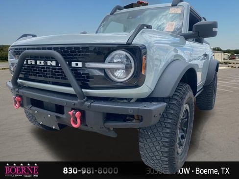 Used 2022 Ford Bronco Wildtrak AWD/4WD image 3