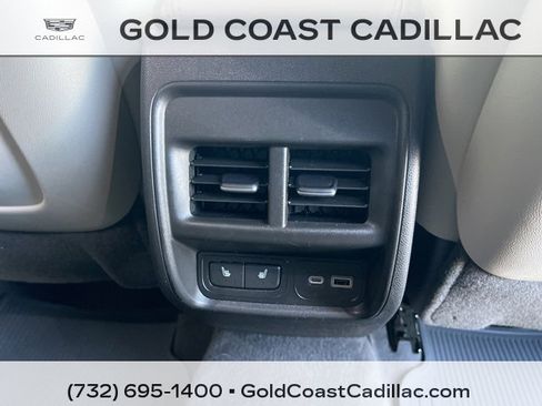 Used 2021 Cadillac XT4 Luxury w/ Cold Weather Package image 9
