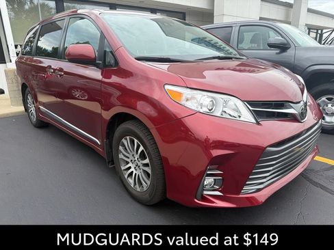 Certified 2019 Toyota Sienna XLE w/ XLE Navigation Package FWD image 7