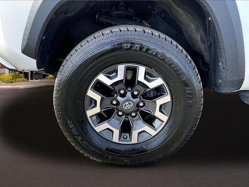 Used 2019 Toyota Tacoma TRD Off-Road image 9