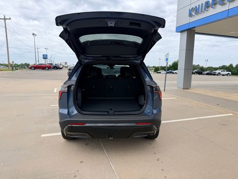New 2026 Chevrolet Equinox RS w/ Convenience Package III FWD image 8