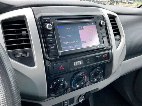 Used 2014 Toyota Tacoma PreRunner w/ SR5 Package RWD image 23