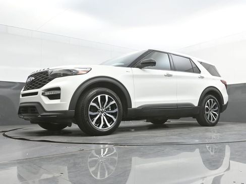 Used 2022 Ford Explorer ST-Line RWD image 36