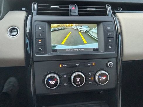 Used 2017 Land Rover Discovery SE image 42
