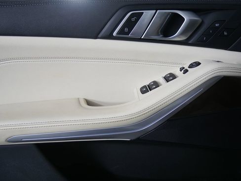 Certified 2022 BMW X5 sDrive40i w/ M Sport Package image 8