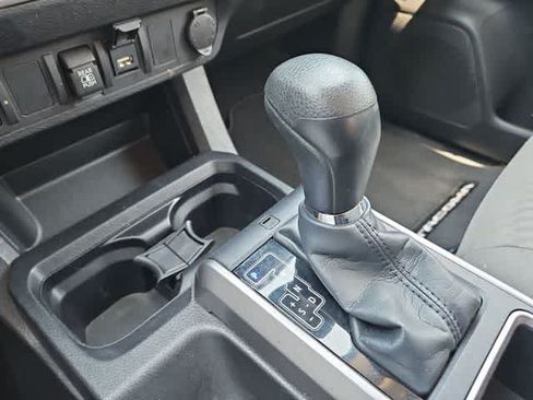 Used 2022 Toyota Tacoma SR5 RWD image 30