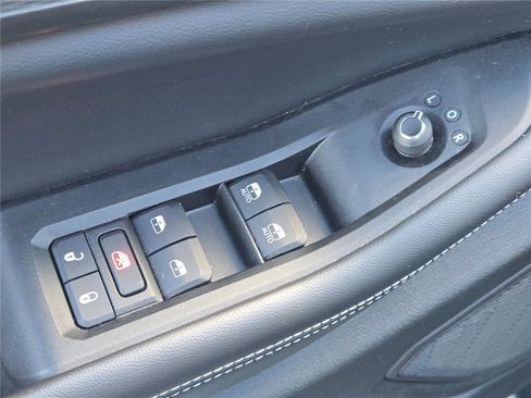 Certified 2024 Jeep Grand Cherokee Altitude image 26