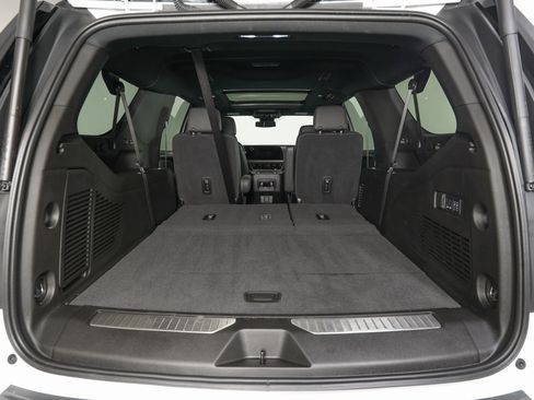 Used 2026 Chevrolet Suburban Z71 w/ Comfort Package image 14