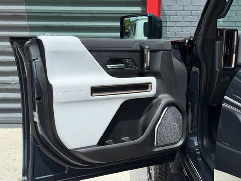 Used 2025 GMC Hummer EV 3X AWD/4WD image 16