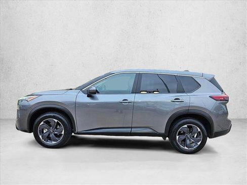 Used 2025 Nissan Rogue SV image 8