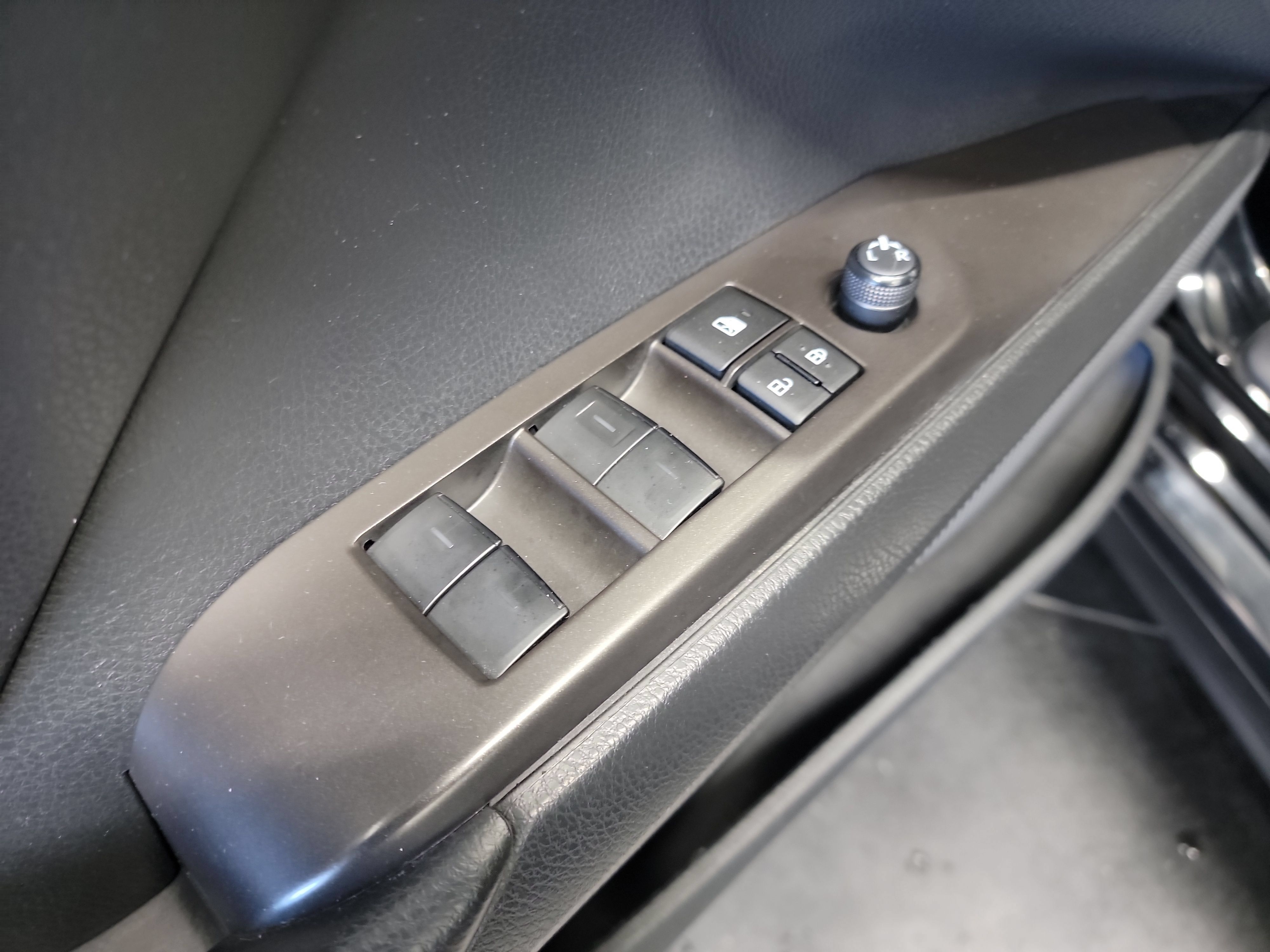 Used 2023 Toyota Camry SE w/ Convenience Package FWD image 14