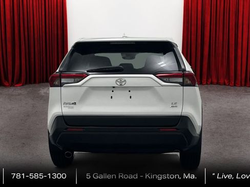 Used 2022 Toyota RAV4 LE AWD/4WD image 6
