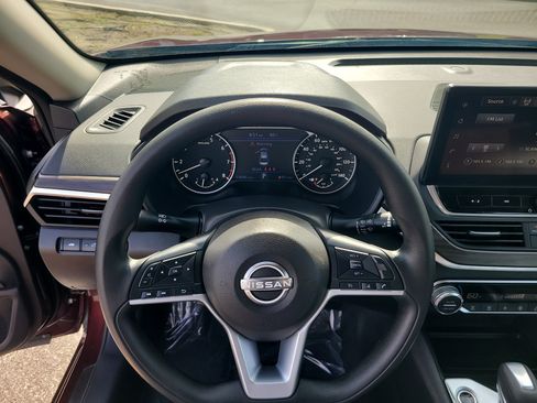 Used 2025 Nissan Altima 2.5 SV w/ SV Special Edition Package image 26