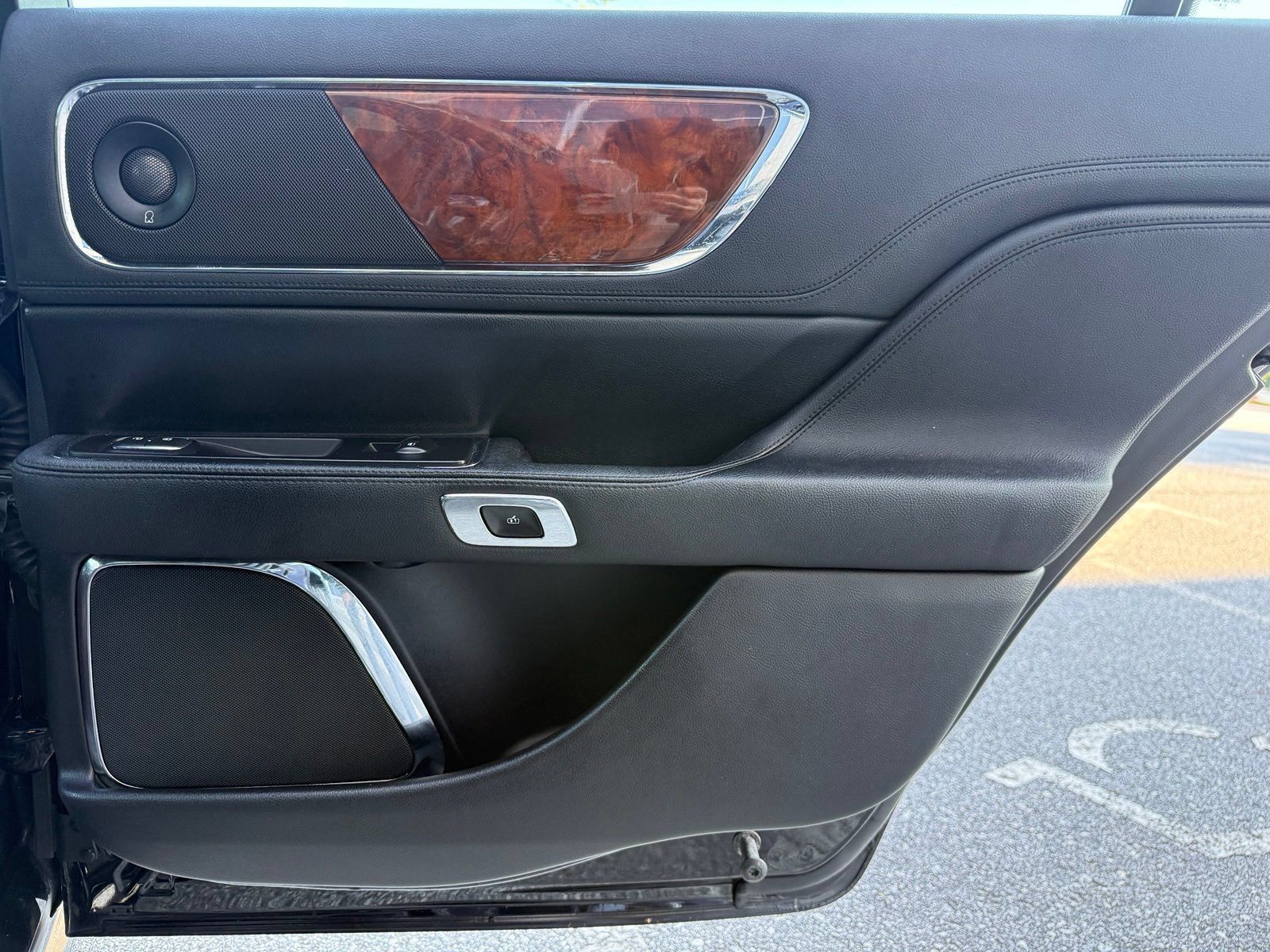 Used 2020 Lincoln Continental AWD w/ Premium Package image 46