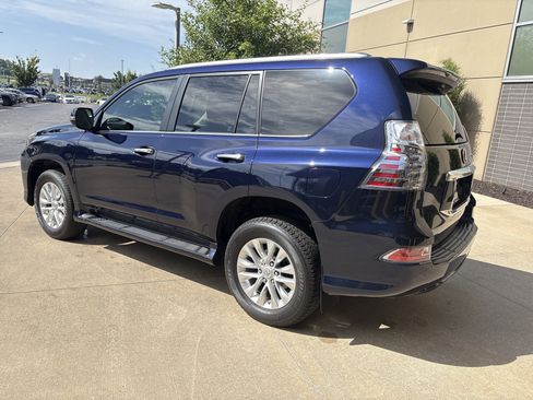 Used 2022 Lexus GX 460 Premium w/ Premium Package AWD/4WD image 21