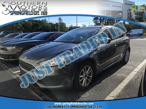 Used 2018 Ford Focus SE FWD image 1