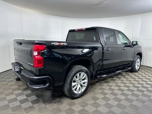 Used 2023 Chevrolet Silverado 1500 Custom image 3