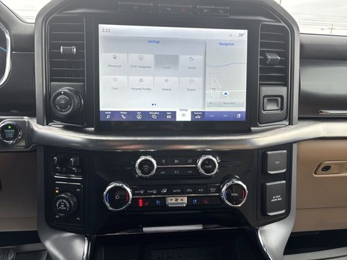 Used 2023 Ford F150 Lariat w/ Trailer Tow Package image 25