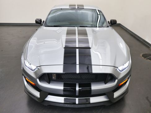 Used 2020 Ford Mustang Shelby GT350 w/ Technology Package image 9