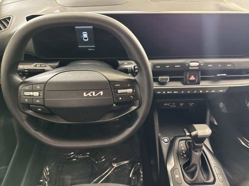 Certified 2025 Kia K4 LXS image 24