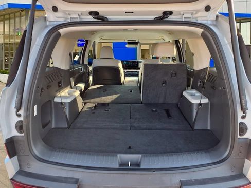Used 2025 Hyundai Santa Fe SEL FWD image 25