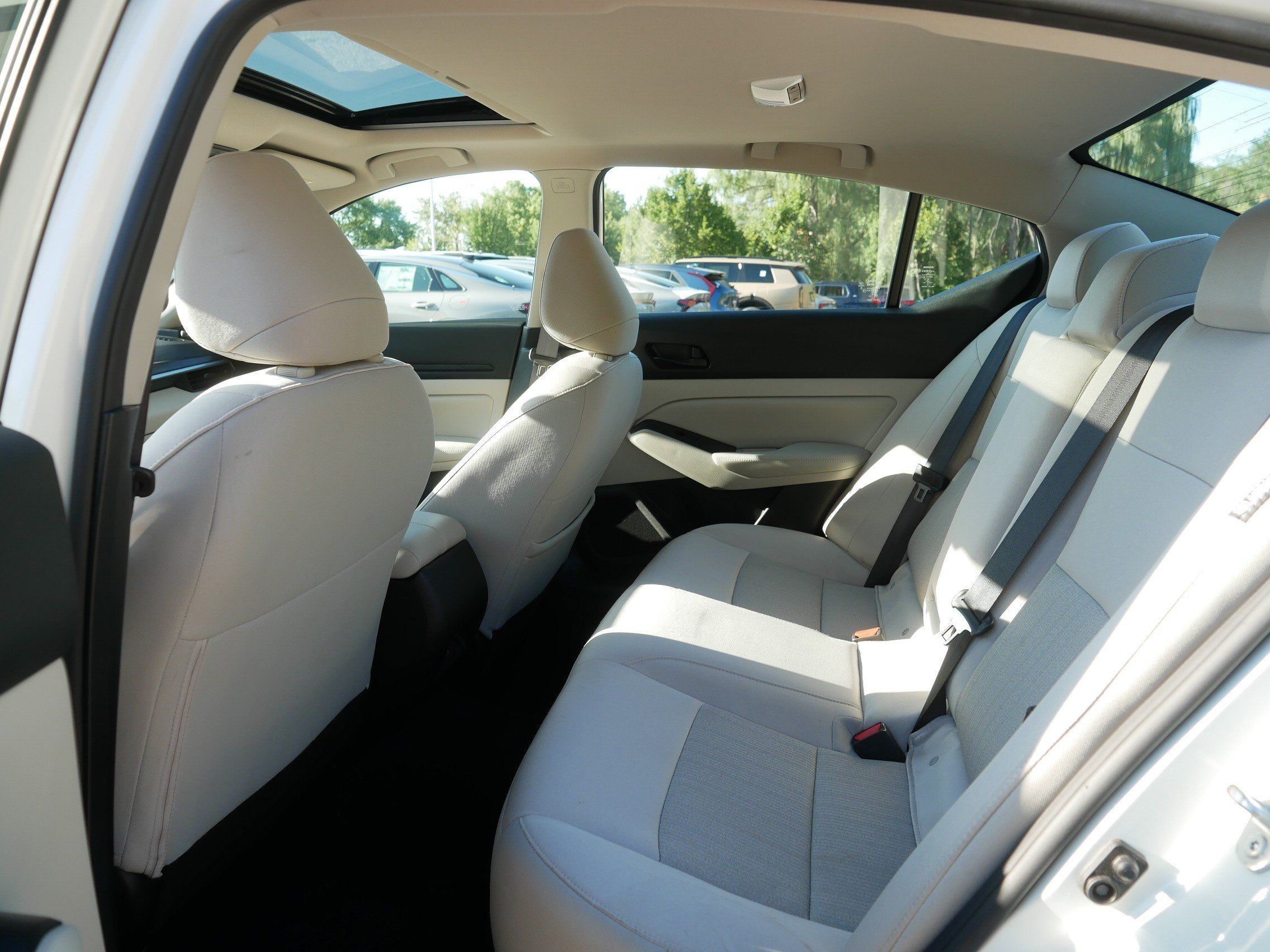 Certified 2024 Nissan Altima 2.5 SV w/ SV Premium Package AWD/4WD image 34