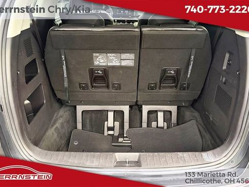 Used 2022 Kia Carnival LX FWD image 31