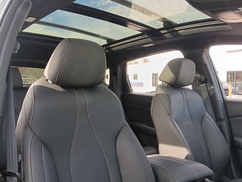 Used 2025 Acura RDX SH-AWD image 13