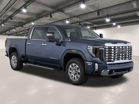 Used 2020 GMC Sierra 2500 Denali w/ Denali Ultimate Package AWD/4WD image 2