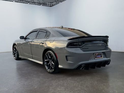 Used 2019 Dodge Charger R/T w/ Blacktop Package image 7