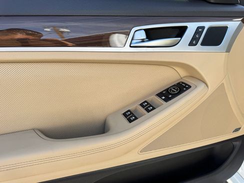 Used 2015 Hyundai Genesis 3.8 w/ Option Group 03 image 13