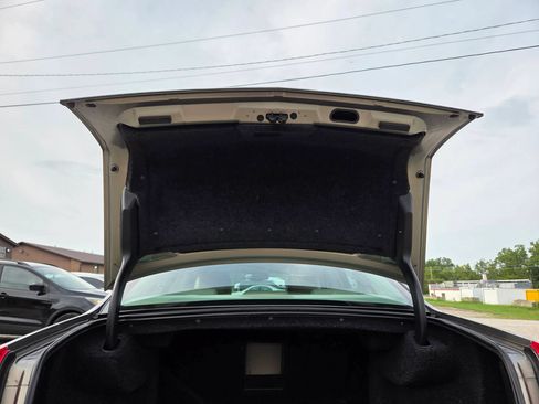 Used 2011 Cadillac DTS Luxury FWD image 18