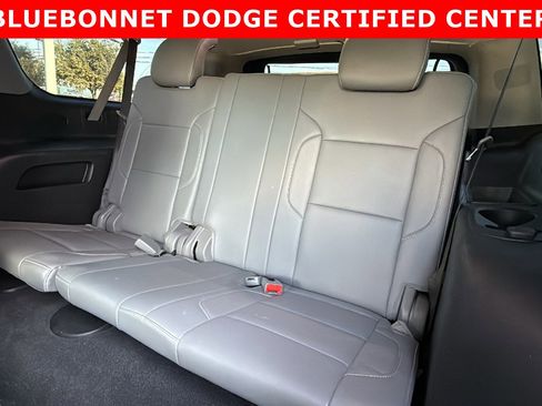 Used 2020 Chevrolet Suburban LT image 17