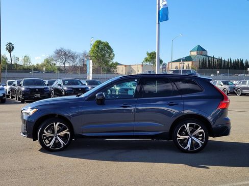 Used 2022 Volvo XC60 T8 R-Design w/ Advanced Package image 8