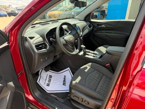 Used 2023 Chevrolet Equinox LT AWD/4WD image 11