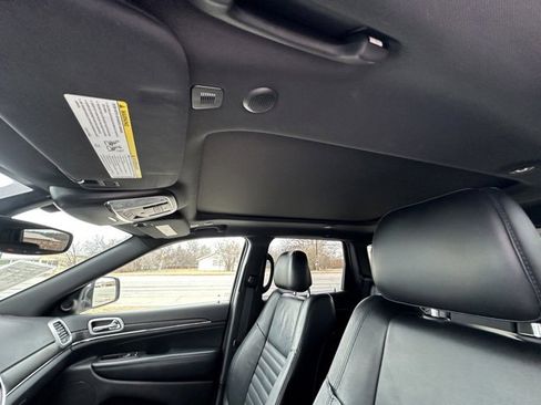 Used 2018 Jeep Grand Cherokee Limited image 24