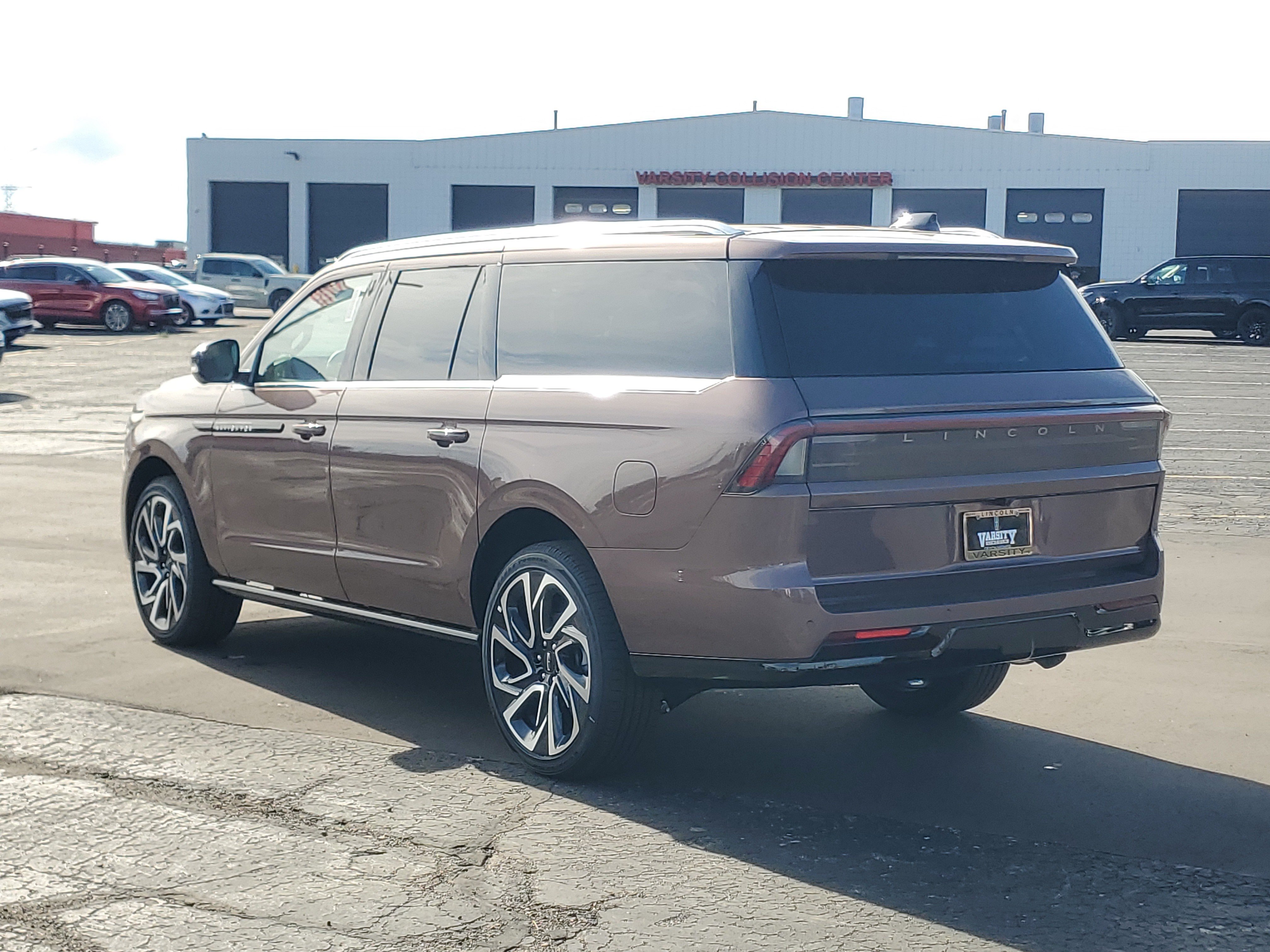 New 2027 Lincoln Navigator L Black Label AWD/4WD image 3