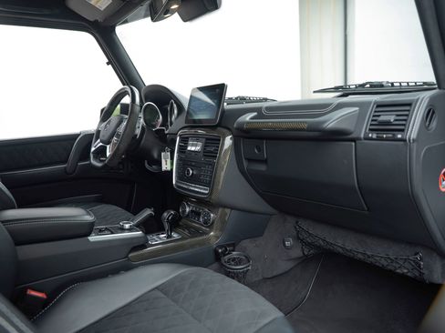 Used 2017 Mercedes-Benz G 550 Squared image 2