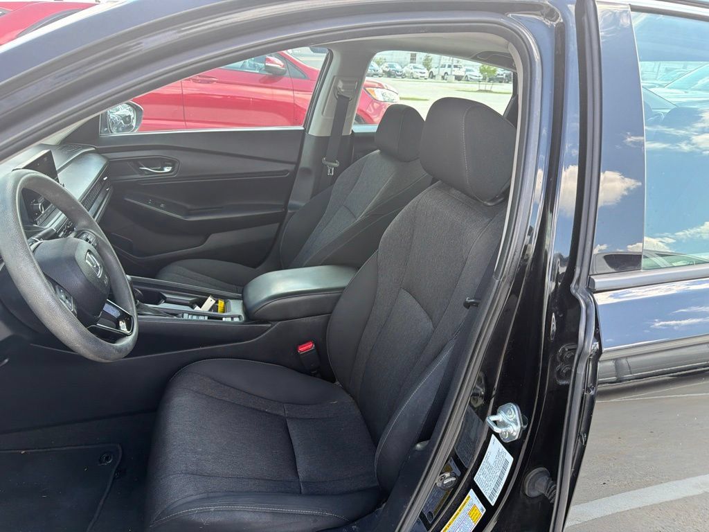 Used 2023 Honda Accord EX image 9