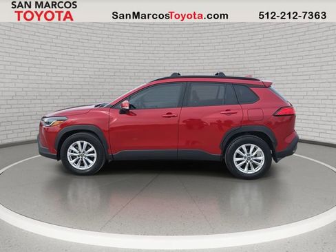 Used 2023 Toyota Corolla Cross LE image 8