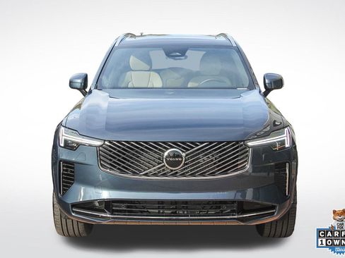 Certified 2025 Volvo XC90 B5 Core w/ Climate Package image 2