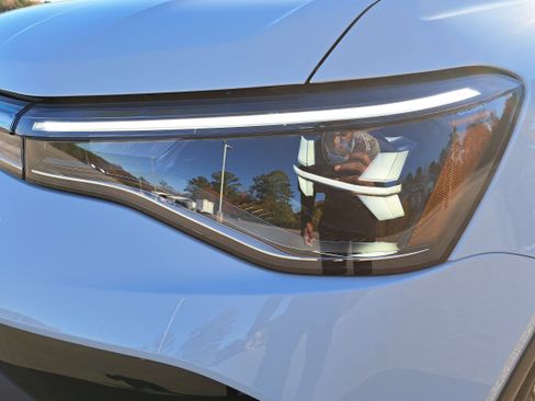 New 2026 Volkswagen Taos SE image 14