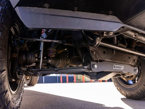 Used 2023 GMC Sierra 2500 Denali w/ Denali Black Diamond Edition image 14