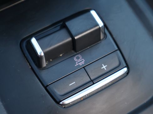 Used 2024 GMC Sierra 1500 AT4 w/ Technology Package image 24